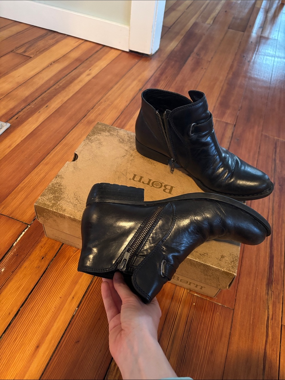 Born Black Leather Boots - Picture 3 of 8